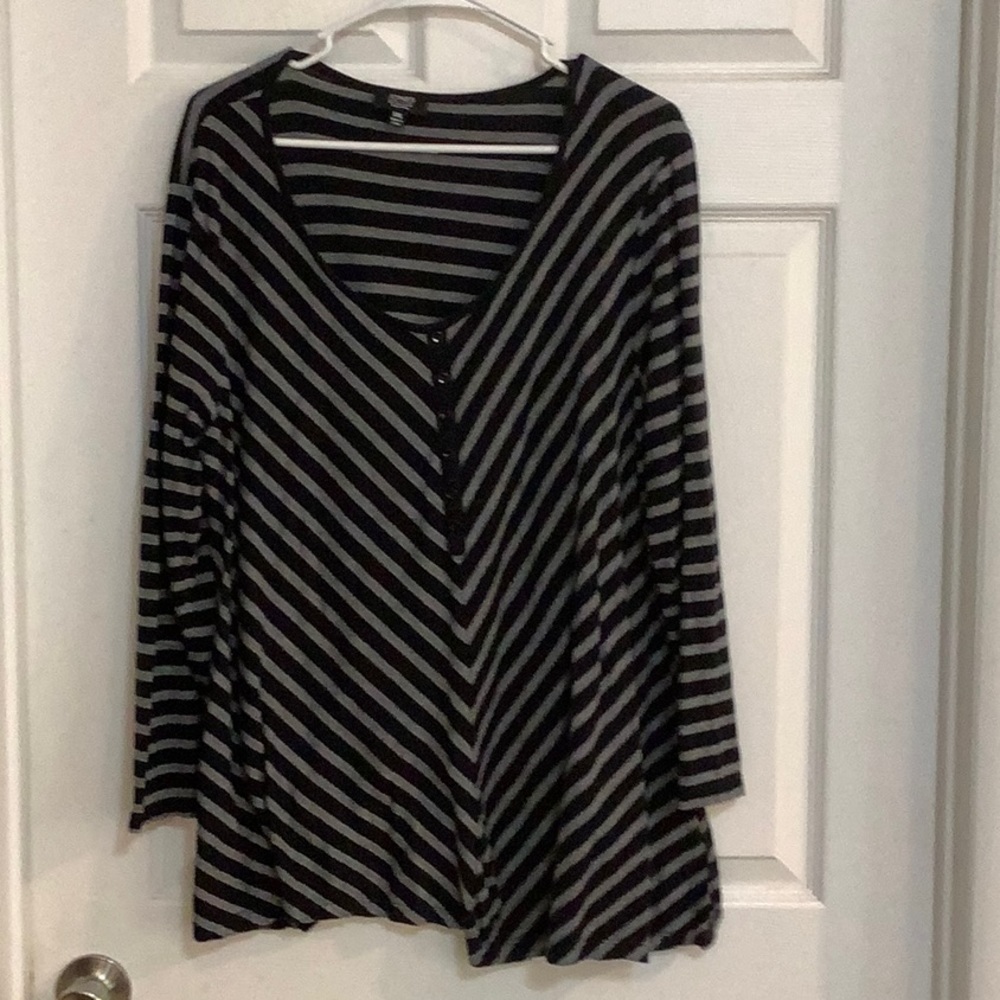 Asymmetrical black and grey Jones New York xxl shirt